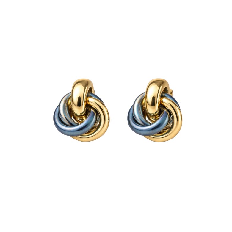 Close-up of the Orecchini Pendente Nodo Aurelia earrings, showcasing their gold and blue knot design.