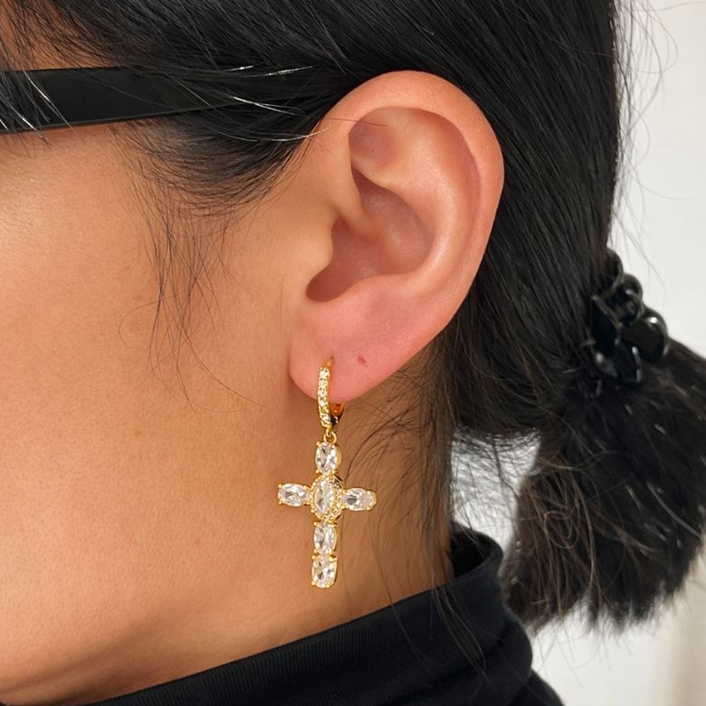Orecchini in Acciaio dorato con pendente croce in strass - immagine 2