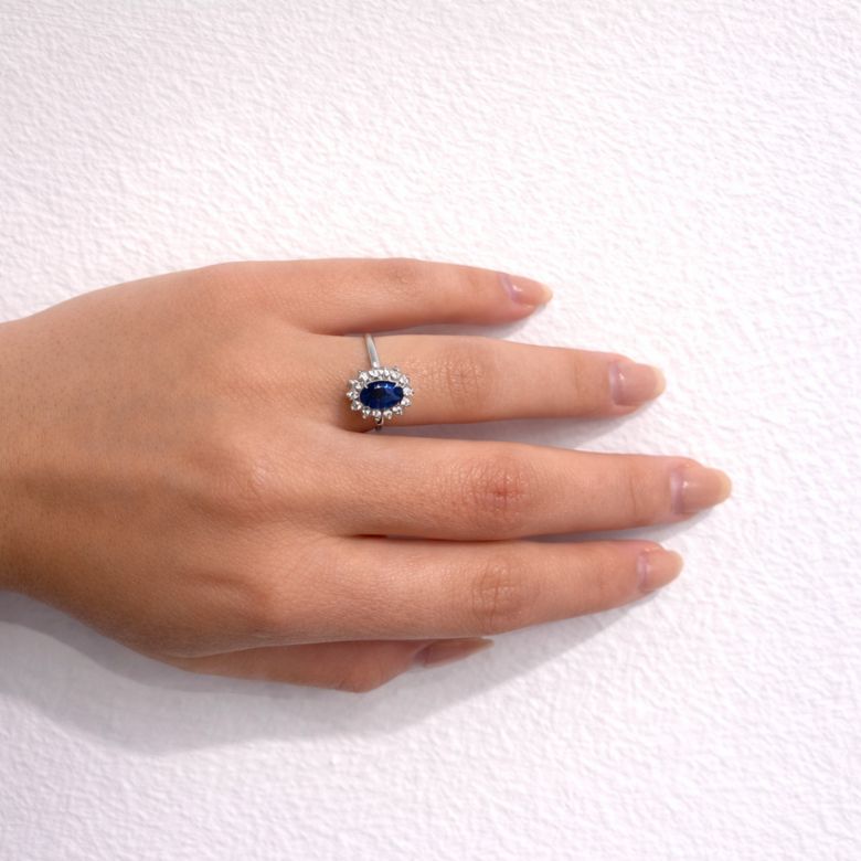 Anello regolabile in acciaio argentato con pietra incastonata e Strass - Quattro colorazioni - immagine 4