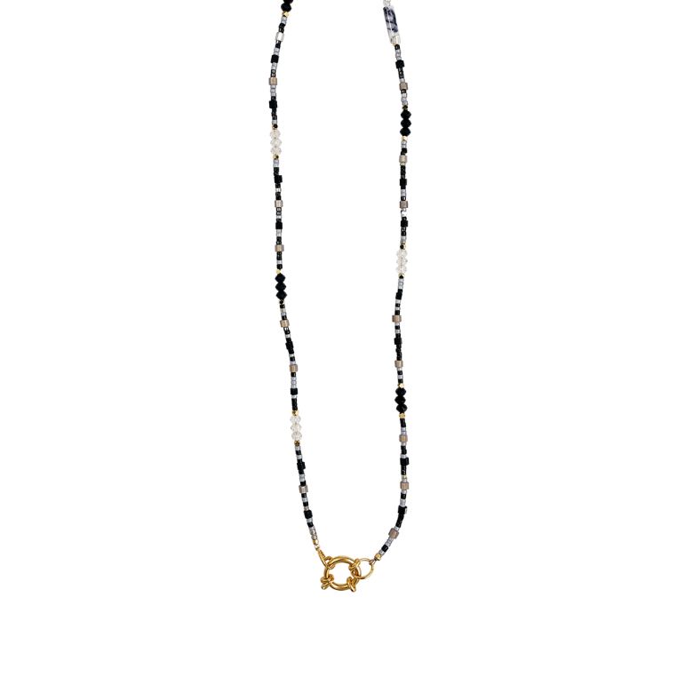 collana con perline nere bianche e grigie con chiusura frontale