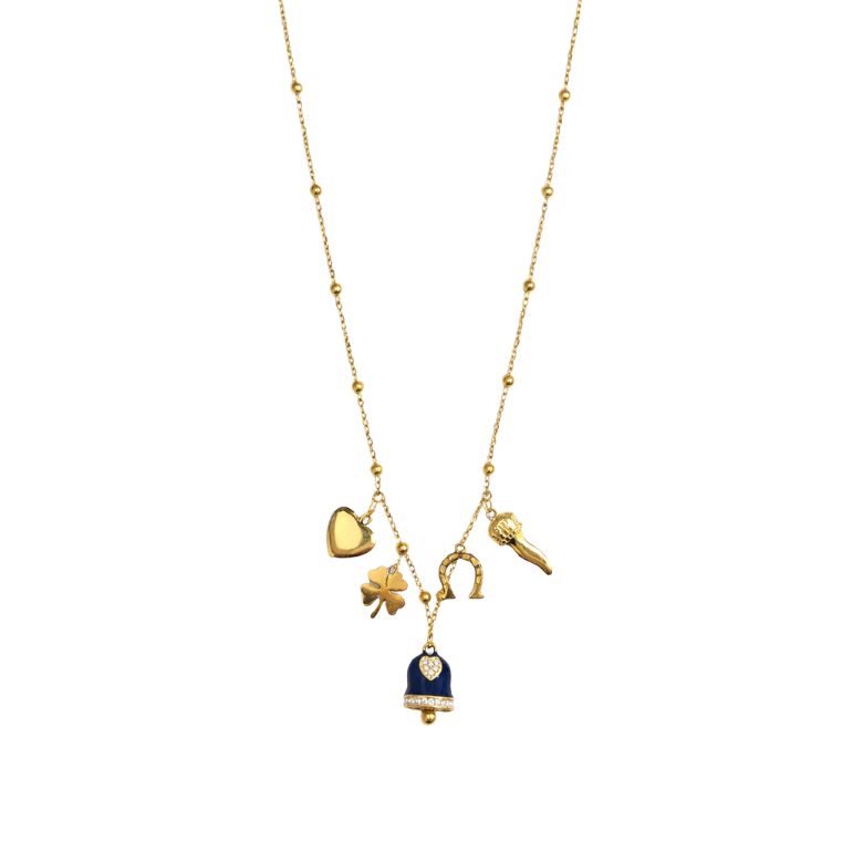 Collana acciaio dorato charms portafortuna e campanella smaltata indossata. Ciondoli cuore, quadrifoglio, corno, ferro di cavallo.