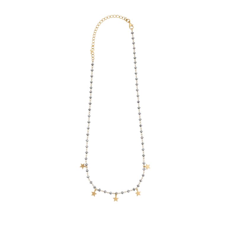Collana acciaio dorato con stelline. Design elegante, micro sfere luminose. Gioiello moda.