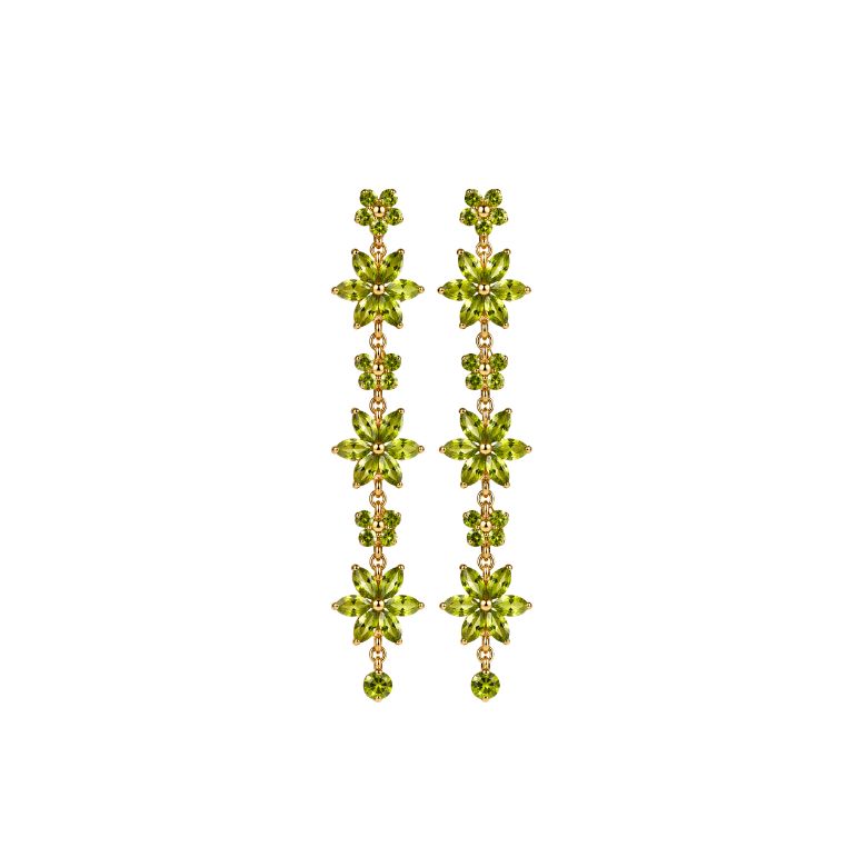 Eleganti orecchini verde smeraldo in acciaio dorato con fiori di cristalli. Gioielli pendenti.