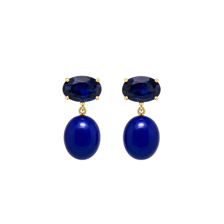 Orecchini blu con pietra ovale e pendente bombato in acciaio dorato.