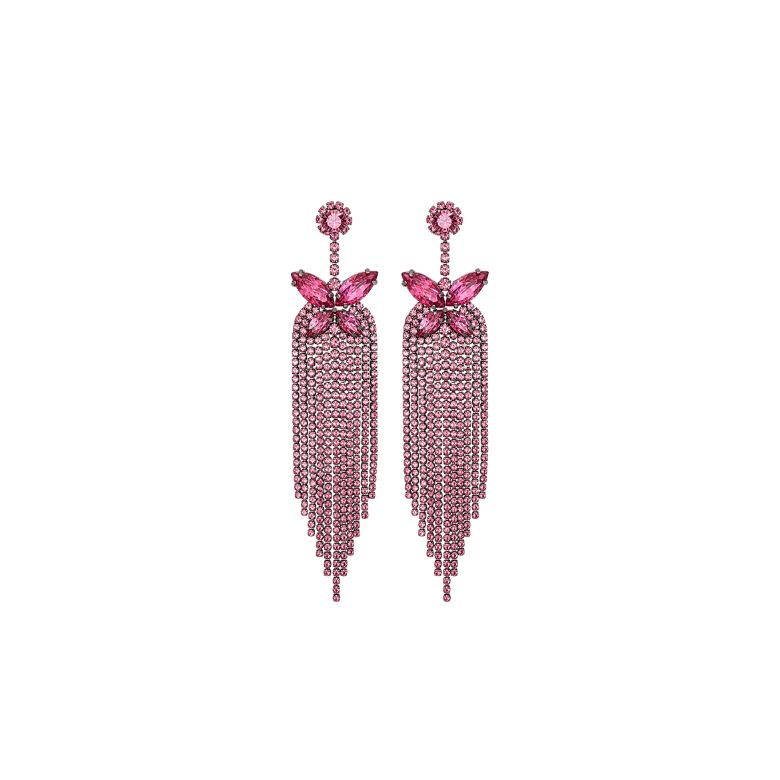 Eleganti orecchini fucsia con frange e dettaglio floreale luminoso.