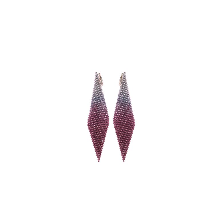 Orecchini fucsia sfumato in acciaio, design lungo a goccia. Gioielli unici.