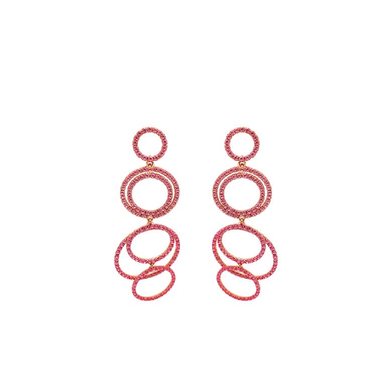 Eleganti orecchini rosa con cerchi intrecciati brillanti, design moderno.